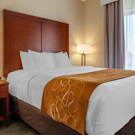 Comfort Suites Oshkosh Eksteriør bilde
