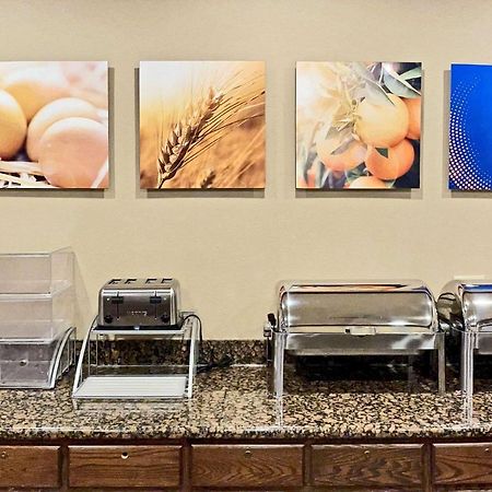 Comfort Suites Oshkosh Eksteriør bilde