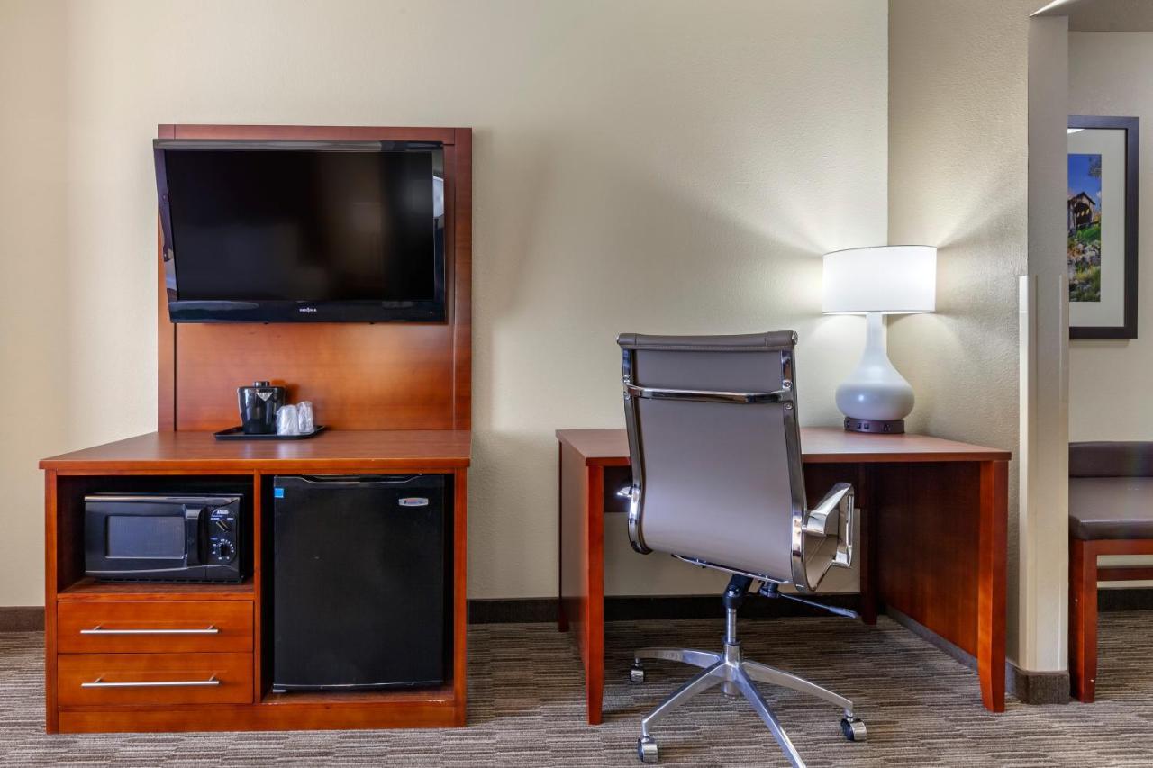 Comfort Suites Oshkosh Eksteriør bilde