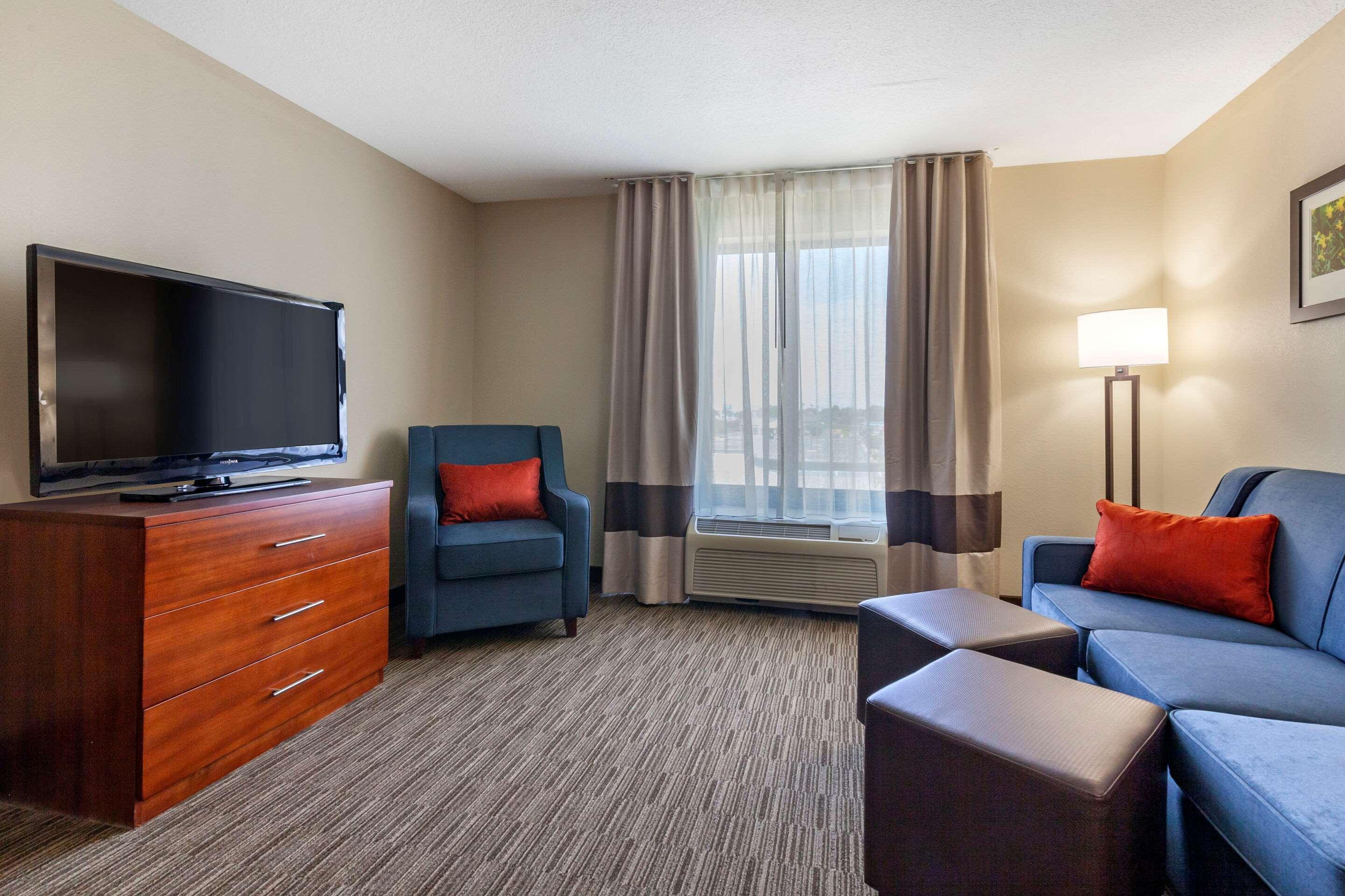 Comfort Suites Oshkosh Eksteriør bilde
