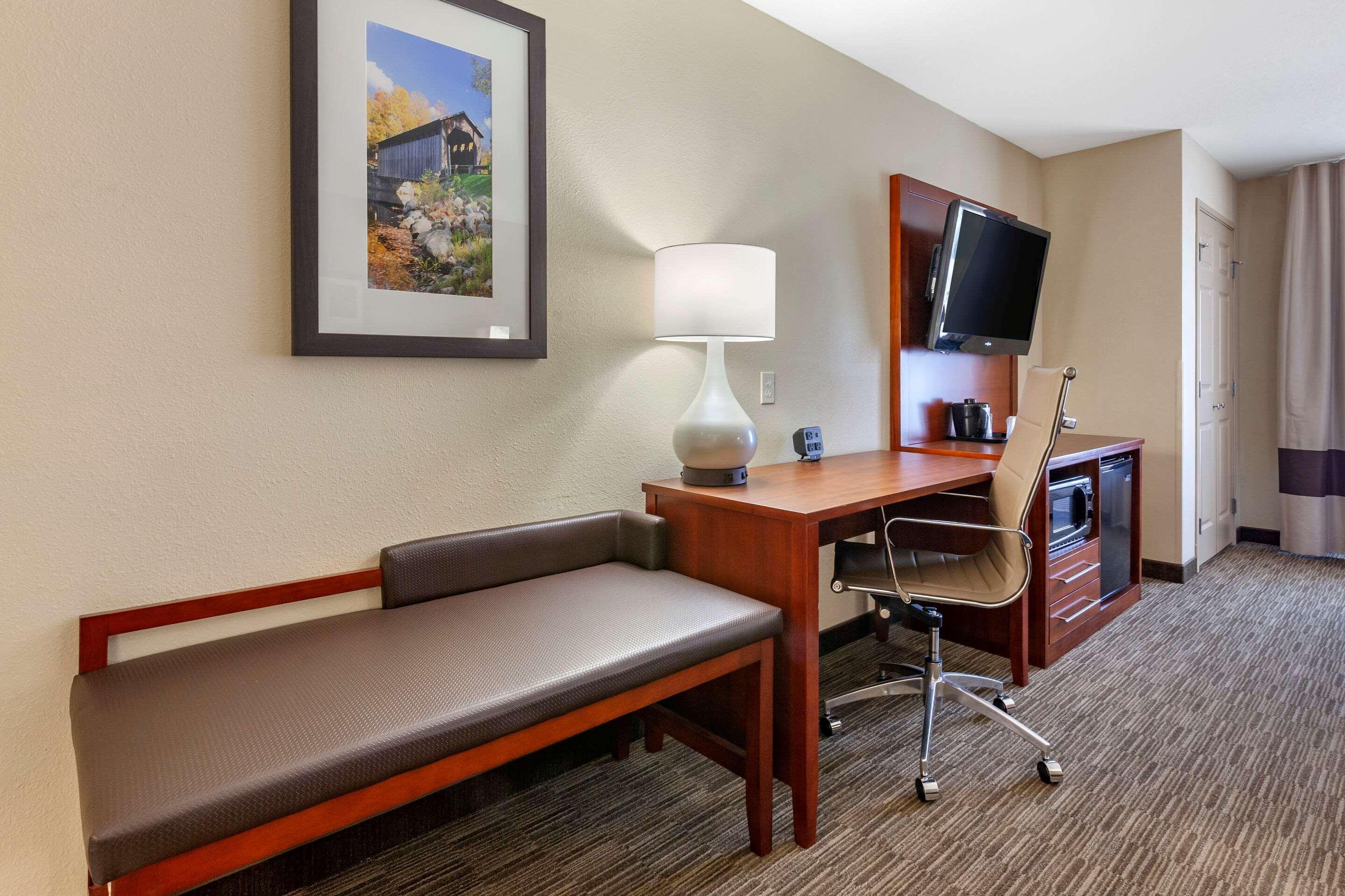 Comfort Suites Oshkosh Eksteriør bilde