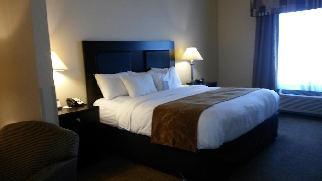Comfort Suites Oshkosh Eksteriør bilde