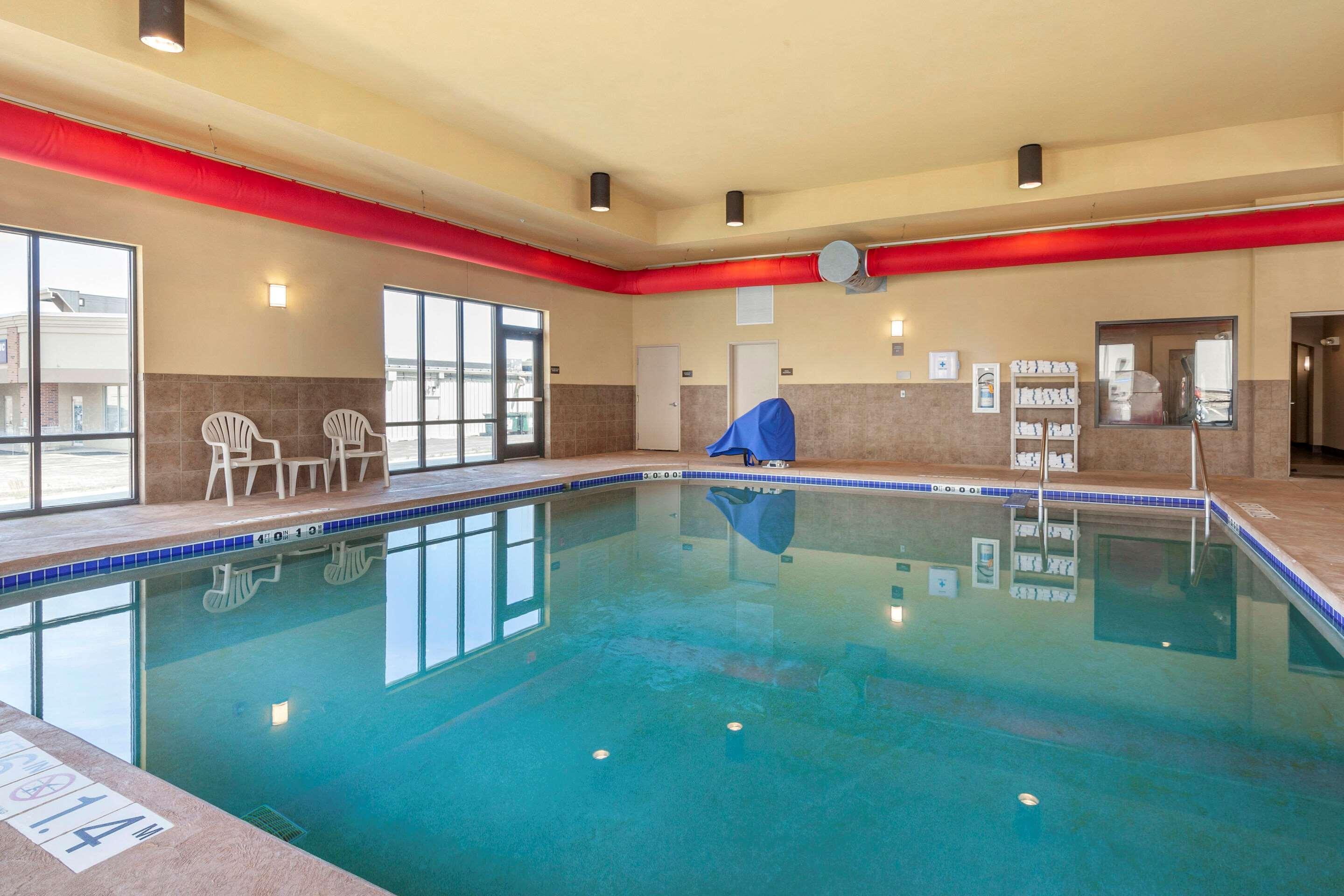 Comfort Suites Oshkosh Eksteriør bilde