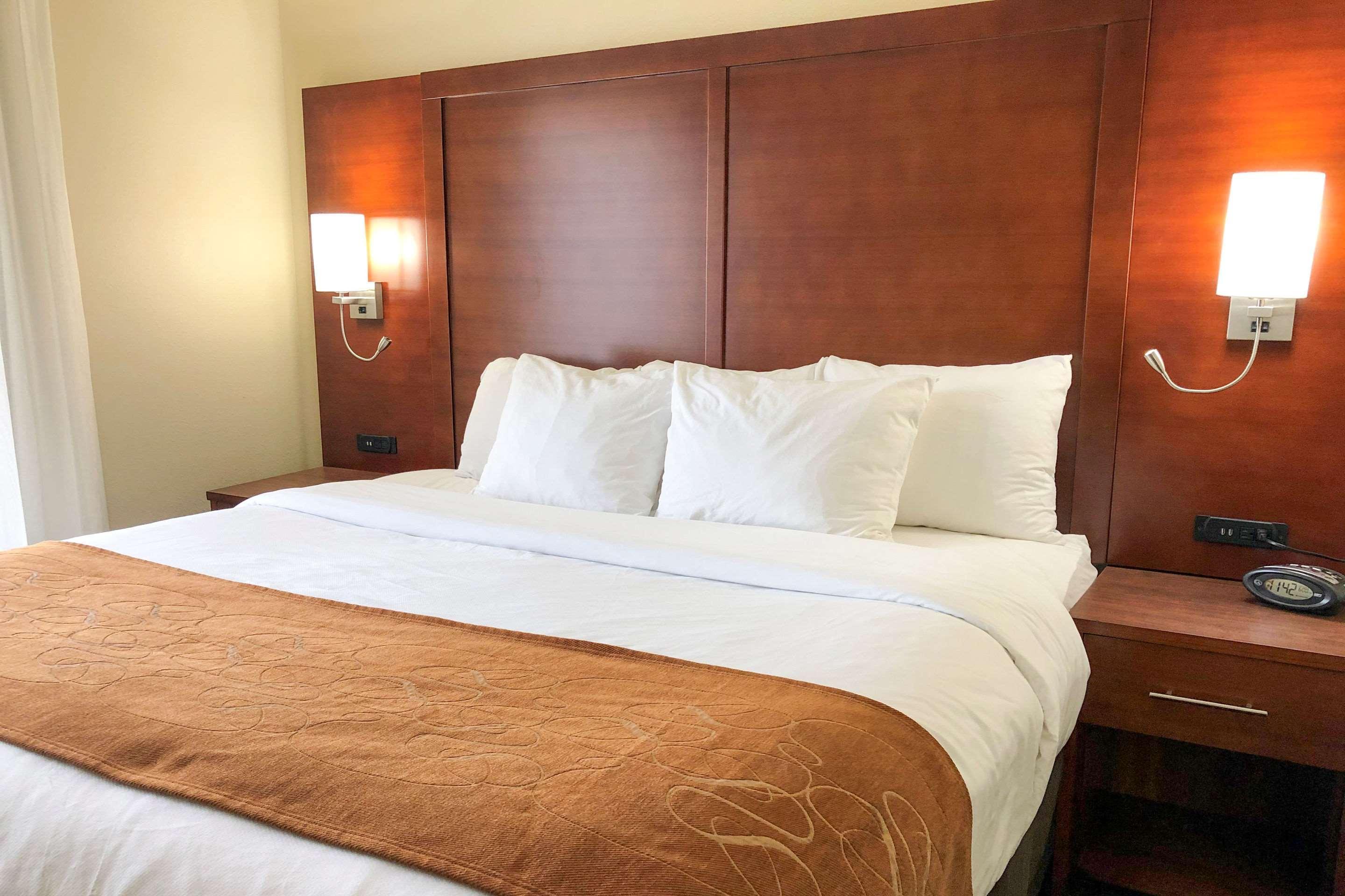 Comfort Suites Oshkosh Eksteriør bilde