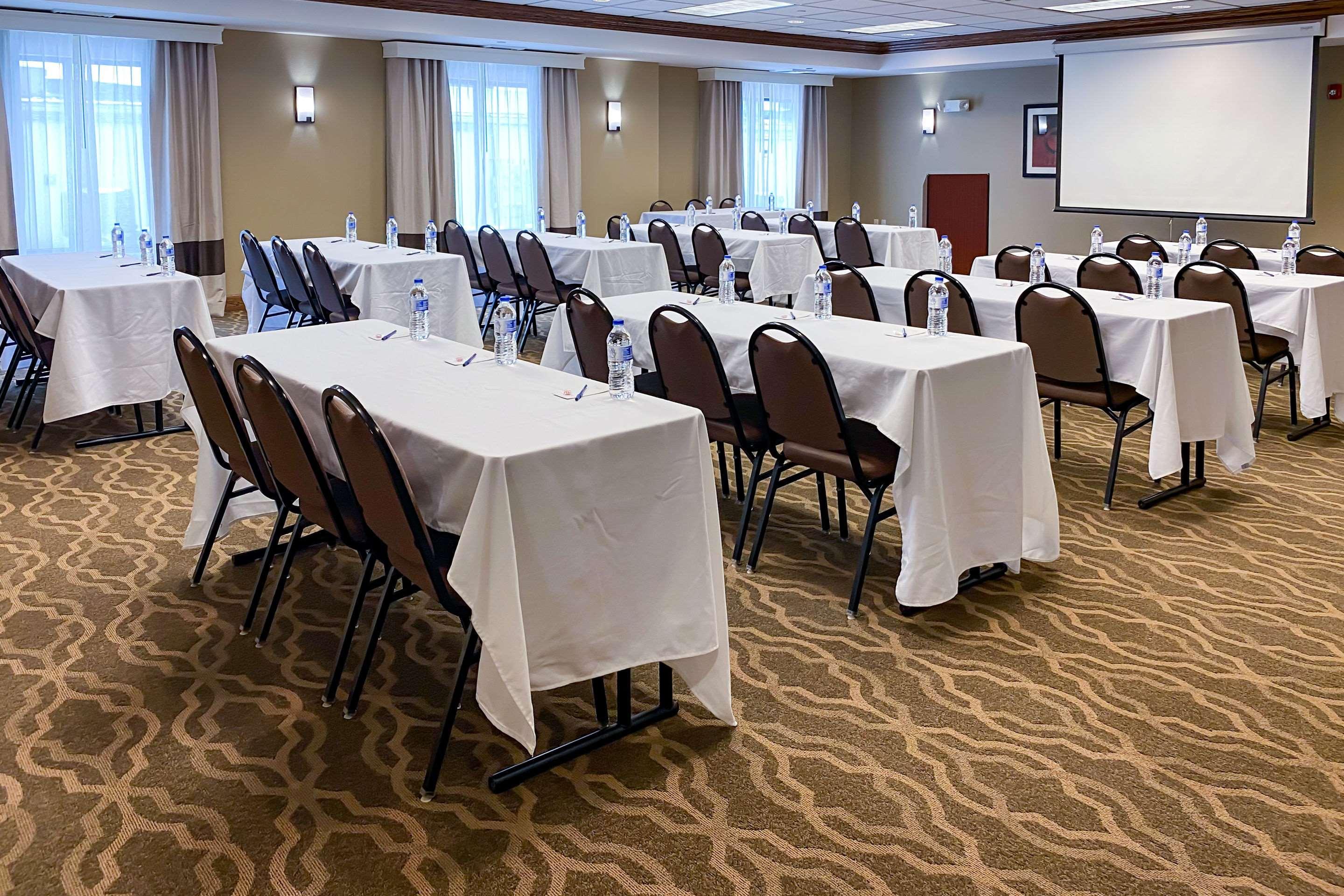 Comfort Suites Oshkosh Eksteriør bilde