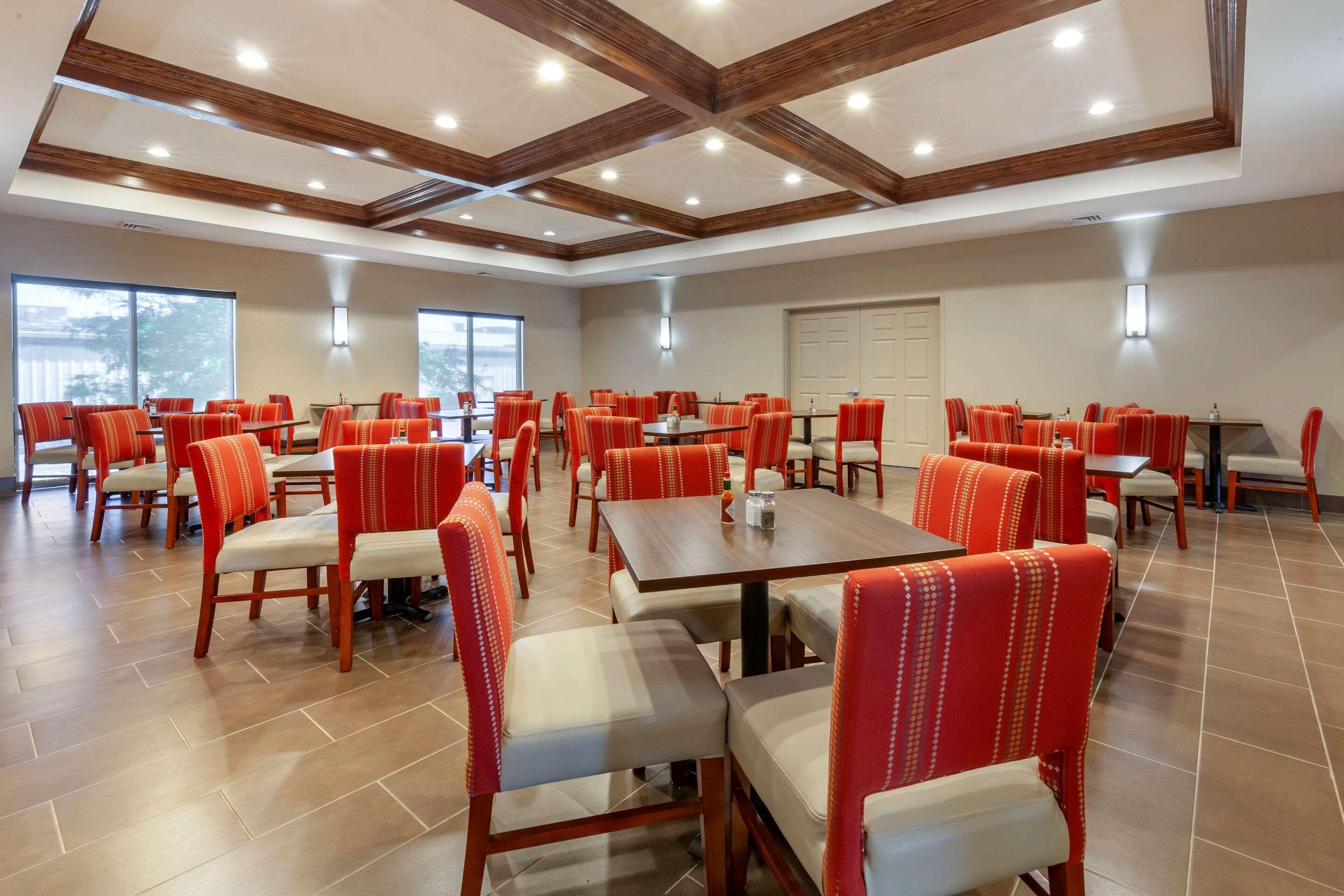 Comfort Suites Oshkosh Eksteriør bilde